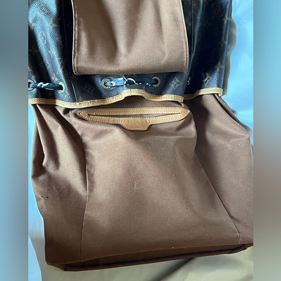 LOUIS VUITTON Monogram Montsouris GM Backpack - Picture 12 of 16